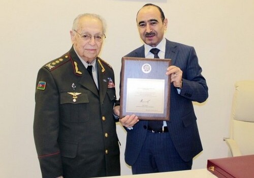 Председателю Организации ветеранов вручен «Почетный диплом Президента Азербайджана» (Фото-Обновлено)