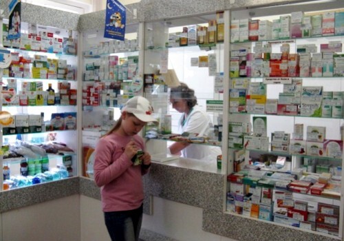 В Азербайджане запрещена продажа лекарственных средств детям, не достигшим 14 лет