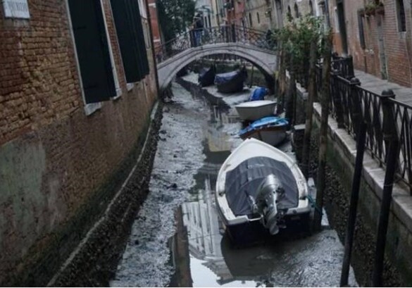 Венеция высохла: знаменитые гондолы сели на дно каналов (Фото)