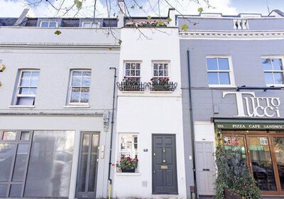 В Лондоне выставлен на продажу дом шириной в два метра