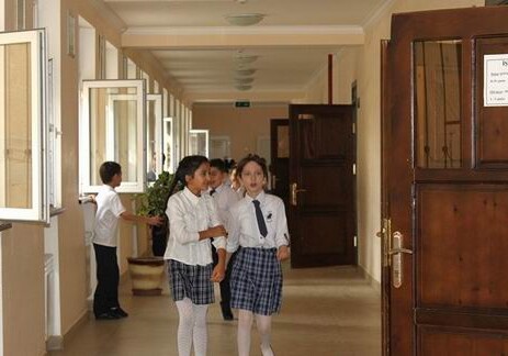 В бакинской школе отвели угрозу от старшеклассников