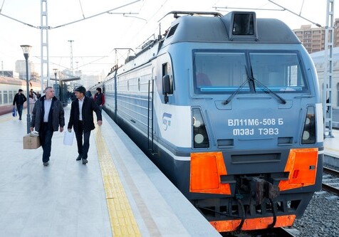 Приостановлено движение пассажирского поезда Баку-Кочарли