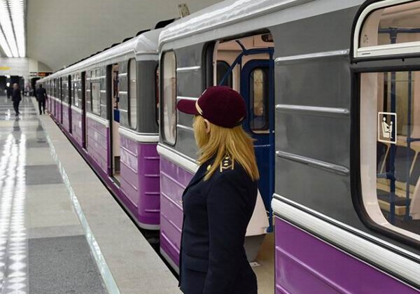 В бакинском метро за это могут оштрафовать на 70 манатов