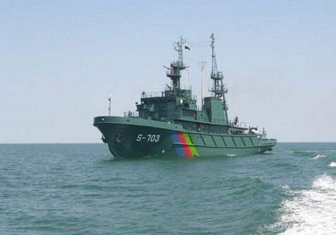 Авиация МЧС и пограничные корабли Азербайджана привлечены к поискам иранского моряка на Каспии