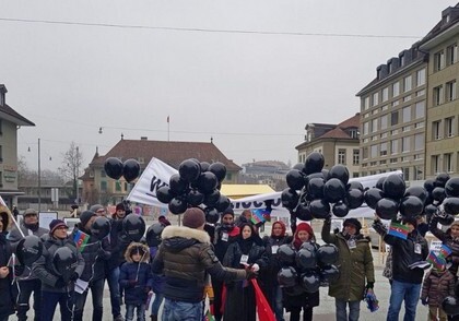 В небо над Швейцарией выпущено 613 черных шаров в память о Ходжалы (Фото)