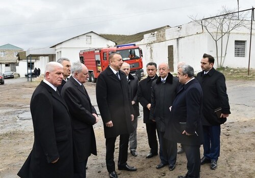 Президент Азербайджана ознакомился с ситуацией на месте пожара (Фото-Обновлено)