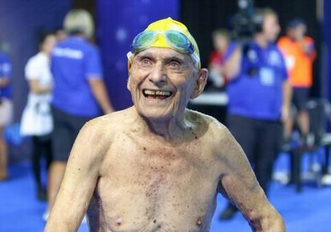 99-летний пловец установил мировой рекорд (Фото)