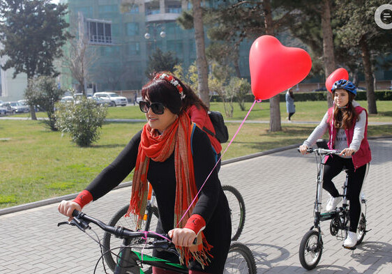 В Баку прошел велопробег, посвященный Международному женскому дню (Фото)