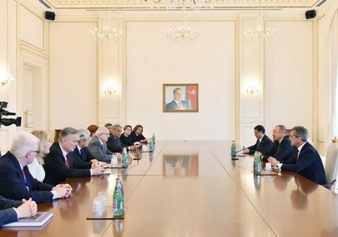 Президент Азербайджана принял сопредседателей и членов правления Международного центра Низами Гянджеви 