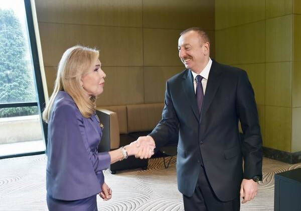 Ильхам Алиев вручил президенту Ассоциации ELPIDA и Фонда Марианны Вардинояннис орден «Достлуг» (Фото)