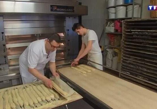 Французского пекаря оштрафовали за излишнее трудолюбие