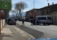 На юго-западе Франции неизвестный взял заложников в супермаркете: три человека погибли  