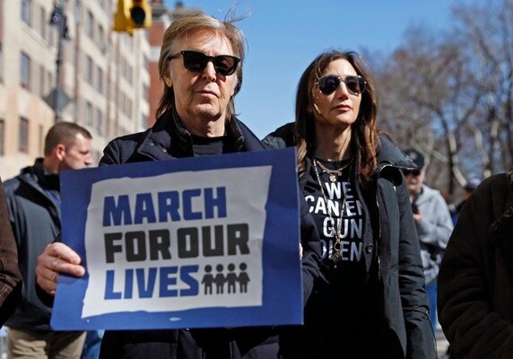 Пол Маккартни вышел на марш против оружия в Нью-Йорке