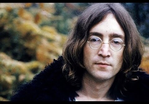 Альбом Леннона, который он подписал в день гибели, выставлен на аукцион