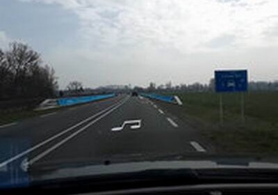 В Нидерландах демонтировали «поющую дорогу» после жалоб жителей на «пытки» (Видео)