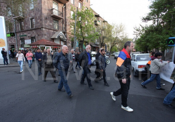 В Ереване прошла акция против назначения Саргсяна премьером (Фото)