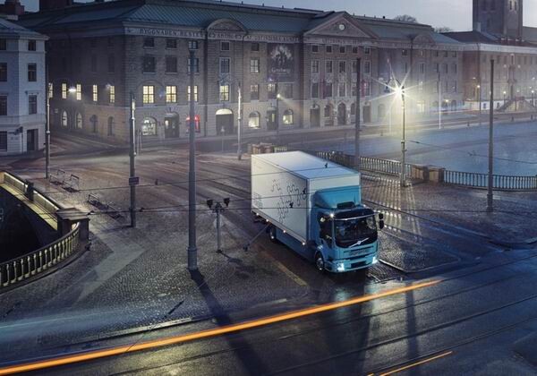 Volvo представила свой первый электрический грузовик (Фото)