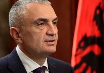 Президент Албании поздравил Президента Ильхама Алиева