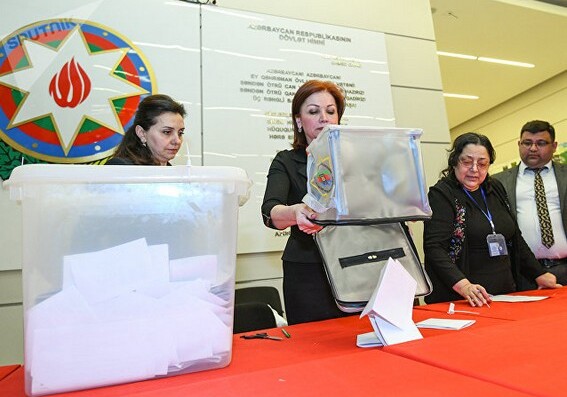 Итоги голосования на 4 избирательных участках в Азербайджане признаны недействительными