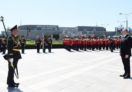 Президент Ильхам Алиев побывал на площади Государственного флага (Фото)