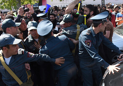 Полиция Армении приготовилась расстрелять протестующих (Видео)
