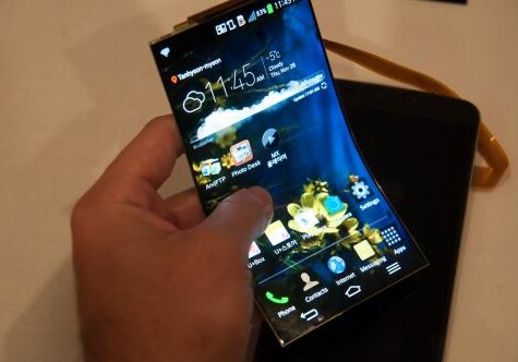 Samsung выпустит гибкий смартфон с тремя экранами