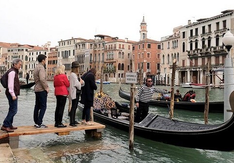 Турникеты против туристов: власти Венеции борются с наплывом гостей
