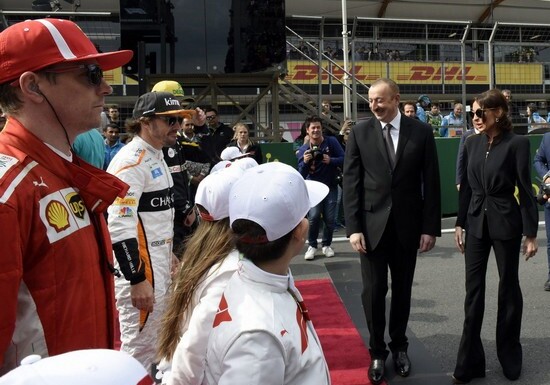 Президент Азербайджана наградил победителей бакинского этапа «Формулы-1» (Обновлено-Фото)