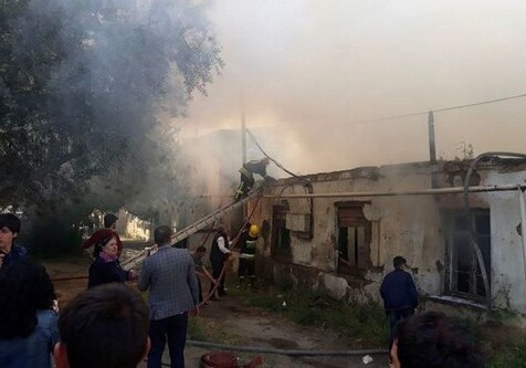 В Баку пожаром охвачены жилые дома (Фото-Видео-Обновлено)