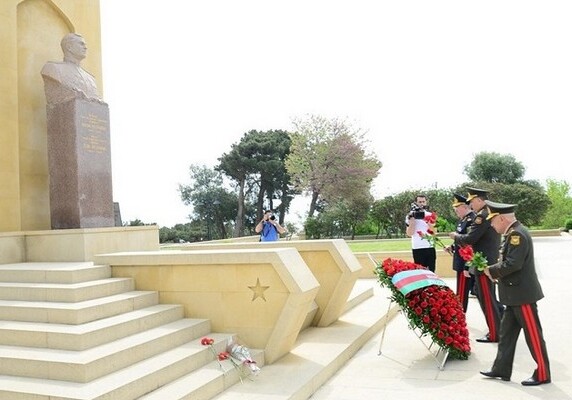 В Азербайджане отмечают День Победы (Фото)