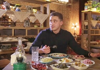 Очередной выпуск передачи «Еда, я люблю тебя!» посвящен Баку (Видео)