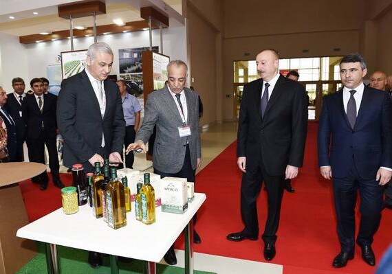 Ильхам Алиев ознакомился с выставками World Food Azerbaijan-2018, XII Caspian Agro-2018 и Ipack Caspian 2018 (Фото)