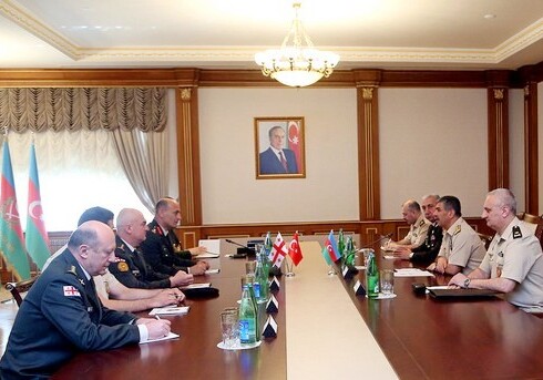 Закир Гасанов встретился с руководителями военно-учебных заведений Азербайджана, Турции и Грузии