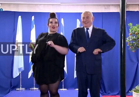 Премьер-министр Израиля станцевал «куриный» танец с победительницей «Евровидения- 2018» (Видео)