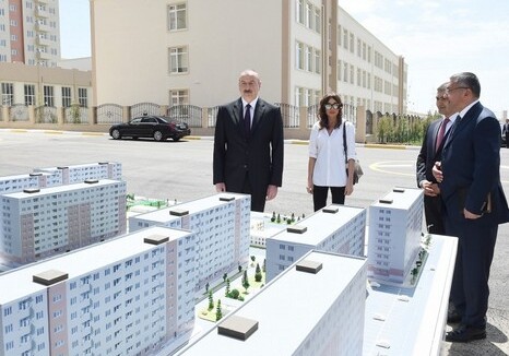 Президент Азербайджана принял участие в открытии жилого комплекса для вынужденных переселенцев (Фото)