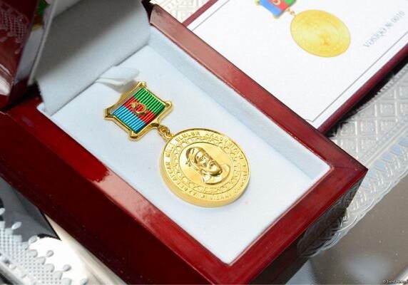 В Баку прошла церемония вручения «Золотой медали имени Низами Гянджеви» и именных премий (Фото)