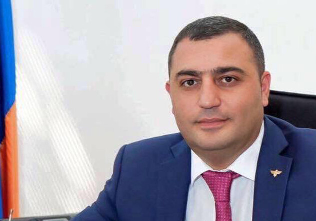 Cын задержанного армянского генерала подал в отставку с поста мэра Эчмиадзина (Видео)