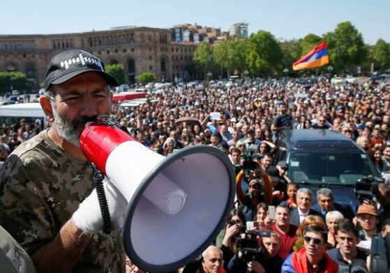 В Армении поднимает голову контрреволюция - Дело идет к гражданской войне?