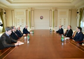 Президент Ильхам Алиев принял делегацию во главе с министром юстиции Алжира (Фото)
