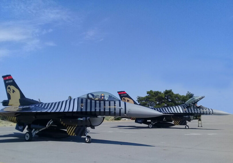 Турецкие самолеты прибыли в Азербайджан (Фото)