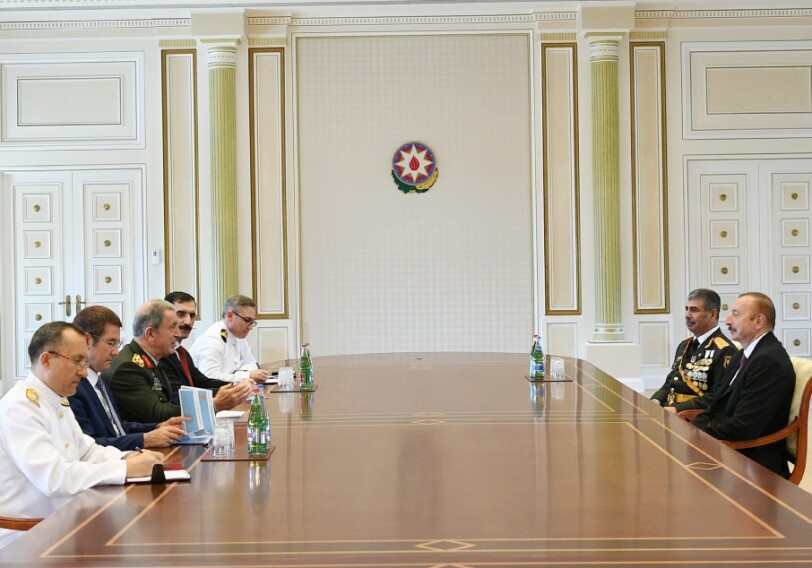 Президент Азербайджана принял делегацию во главе с начальником Генштаба ВС Турции (Фото)