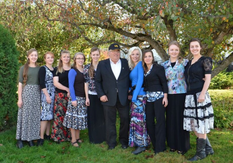 Суд пожалел мормона за десятки малолетних жен и 149 детей 
