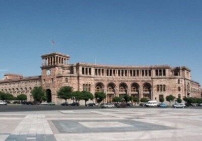 У здания правительства Армении проходит акция протеста