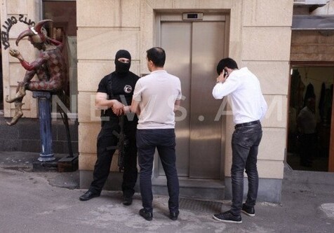 СНБ Армении проводит обыск в доме брата Саргсяна (Фото)