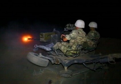 В ходе учений Азербайджанской армии выполнены боевые стрельбы в ночное время (Фото-Видео)