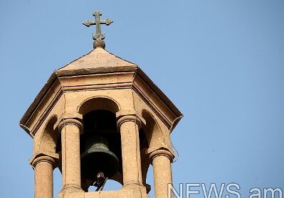 Требующие отставки армянского католикоса протестующие ворвались в монастырь Эчмиадзин