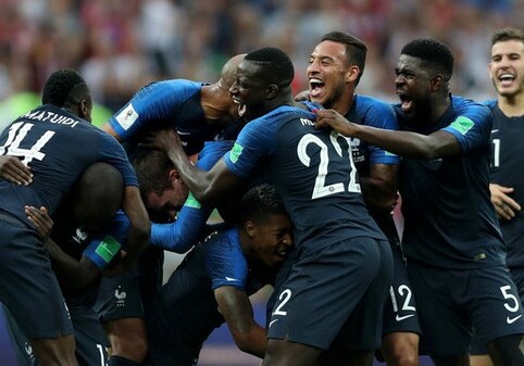 Сборная Франции стала чемпионом мира по футболу (Фото-Видео)