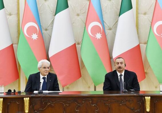 Президенты Азербайджана и Италии выступили с заявлениями для печати 