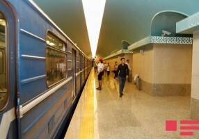 Инцидент в бакинском метро:  поезд чуть не сбил человека