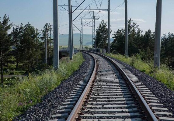 Иран пригласил Азербайджан присоединиться к новой железной дороге